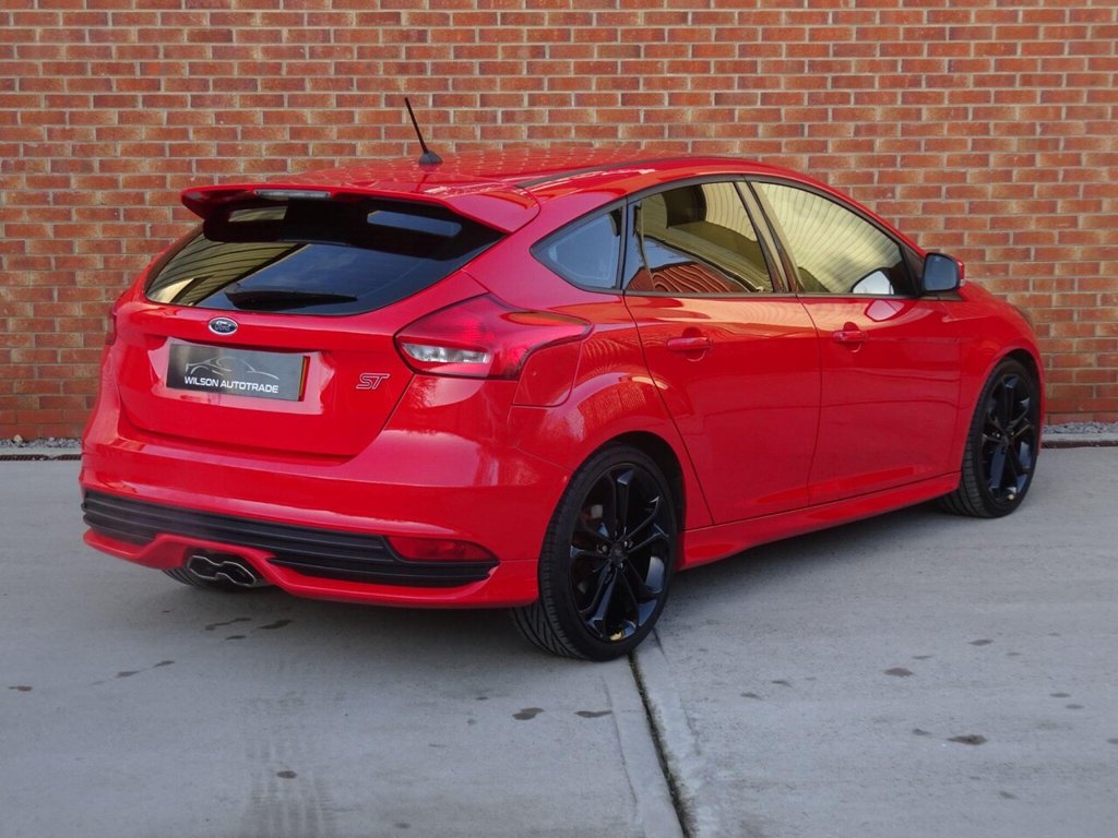 Used Ford Focus 2017 for sale - 76868109: Photo 4