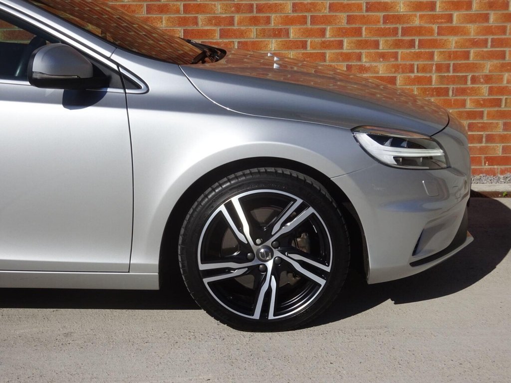 Used Volvo V40 2018 for sale - 75998882: Photo 10