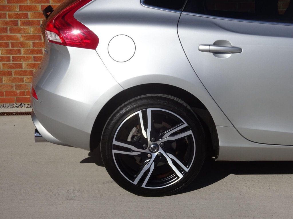 Used Volvo V40 2018 for sale - 75998882: Photo 12