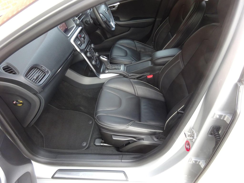 Used Volvo V40 2018 for sale - 75998882: Photo 18