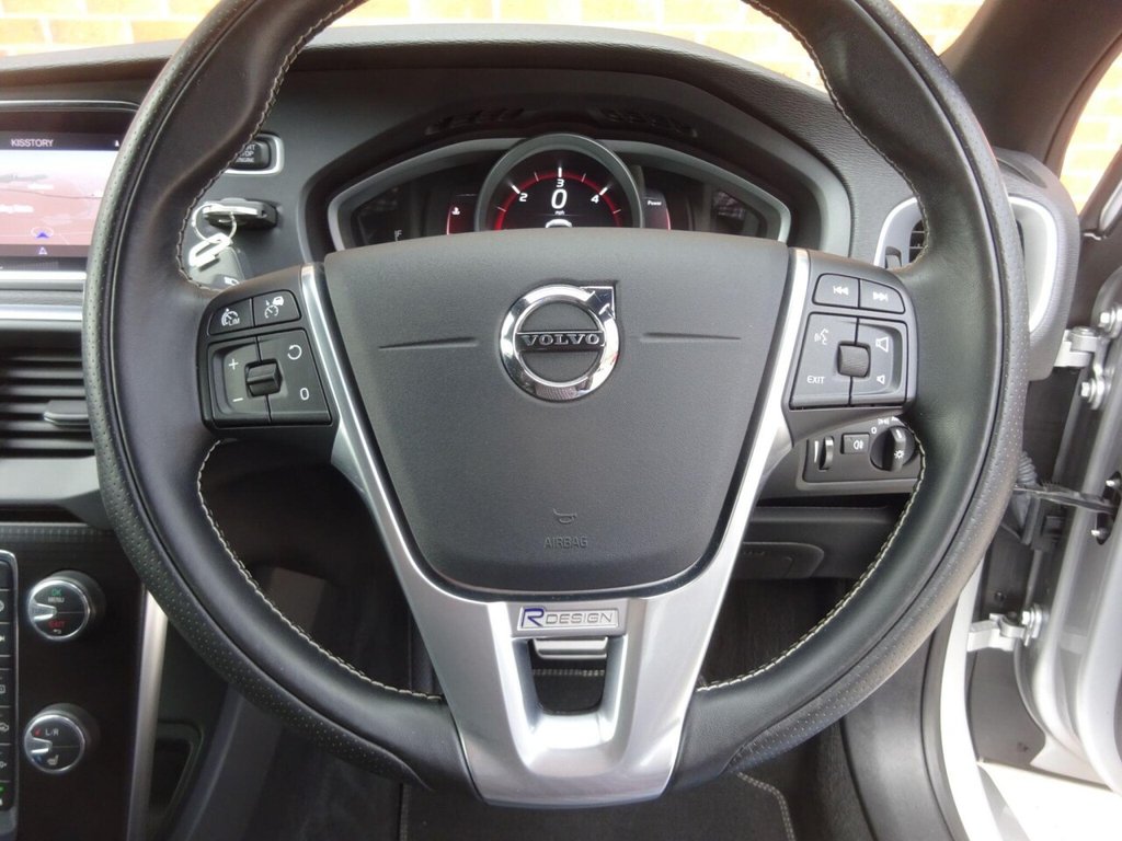 Used Volvo V40 2018 for sale - 75998882: Photo 24