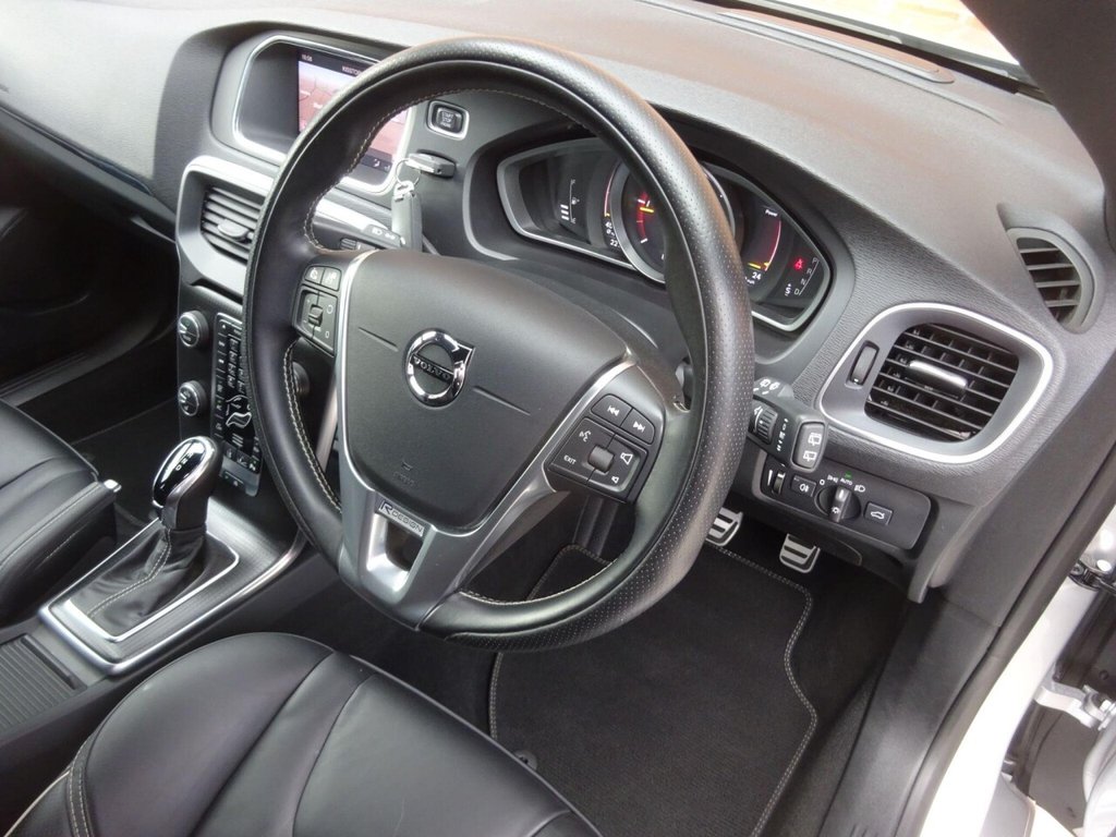 Used Volvo V40 2018 for sale - 75998882: Photo 25