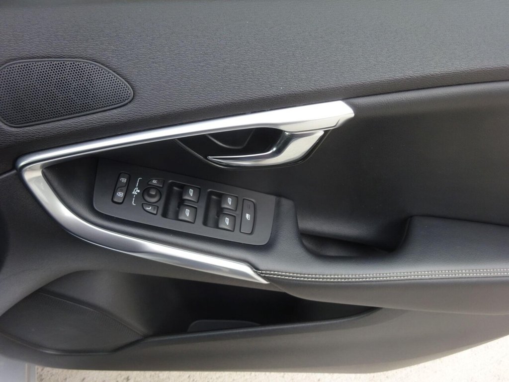 Used Volvo V40 2018 for sale - 75998882: Photo 30