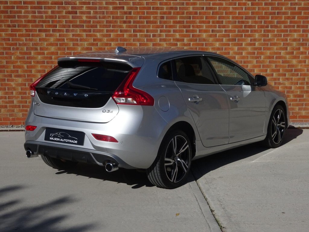Used Volvo V40 2018 for sale - 75998882: Photo 4