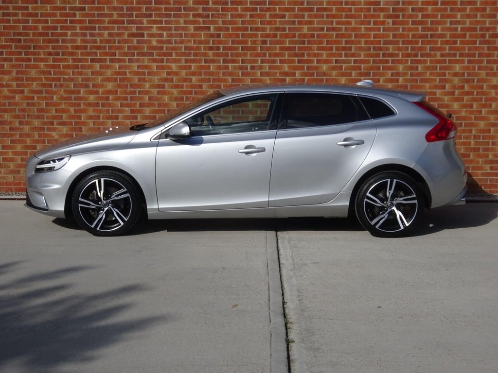 Used Volvo V40 2018 for sale - 75998882: Photo 7
