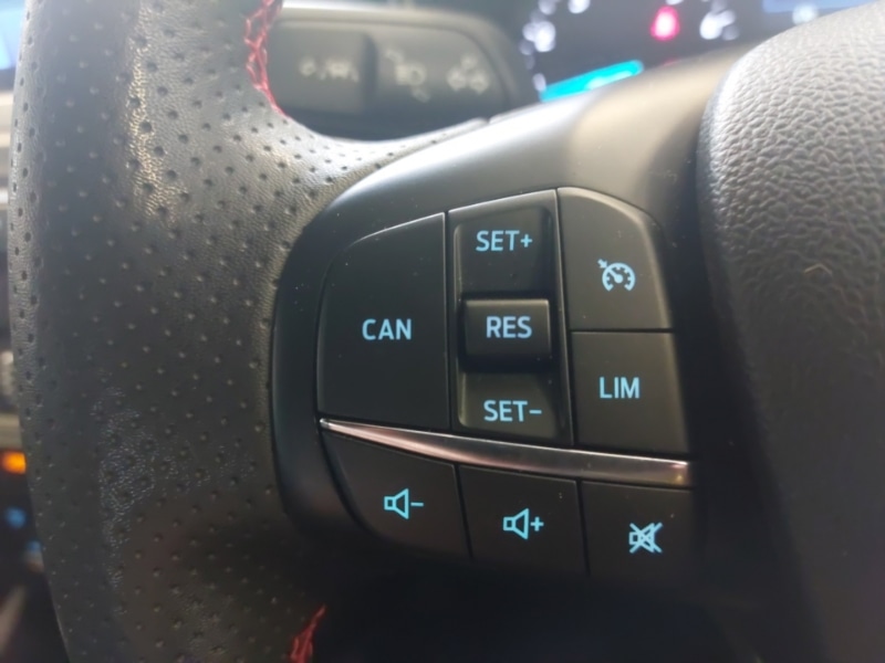 Used Ford Focus 2022 for sale - 76052677: Photo 12