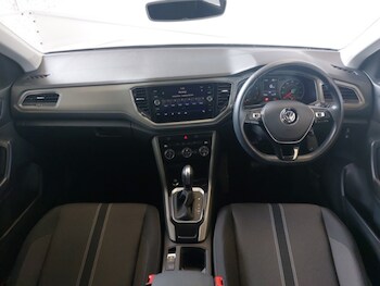 Used Volkswagen T-Roc 2020 for sale - 77896893: Photo