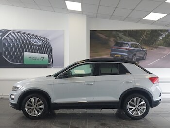 Used Volkswagen T-Roc 2020 for sale - 77896893: Photo