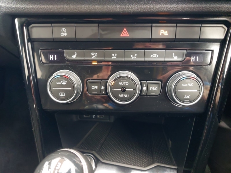 Used Volkswagen T-Roc 2021 for sale - 76464957: Photo 14