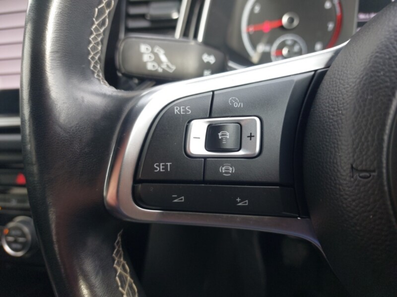 Used Volkswagen T-Roc 2021 for sale - 76464957: Photo 16