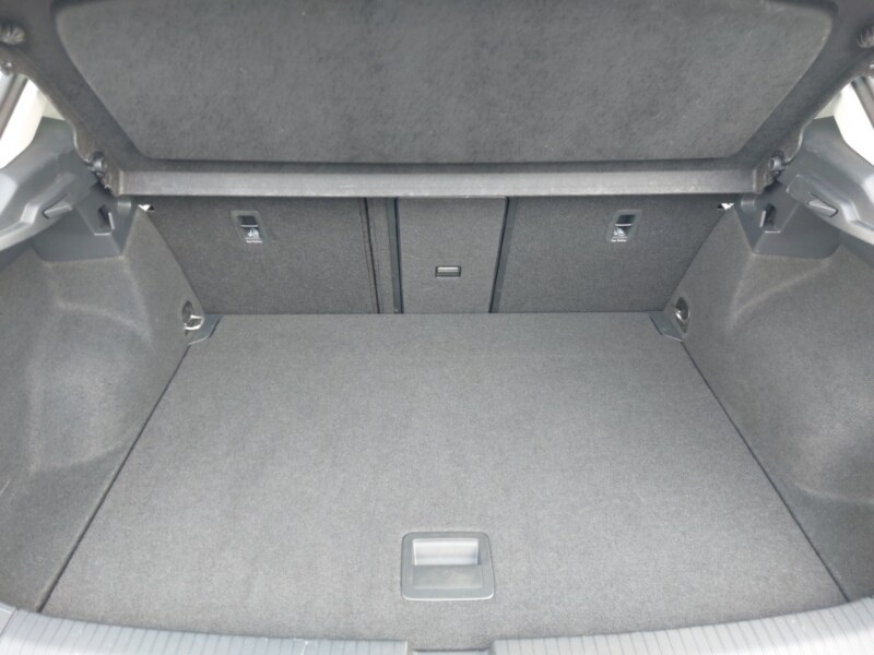 Used Volkswagen T-Roc 2022 for sale - 76556369: Photo 8