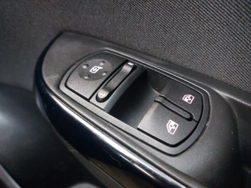 Used Vauxhall Corsa 2018 for sale - 76602312: Photo 17