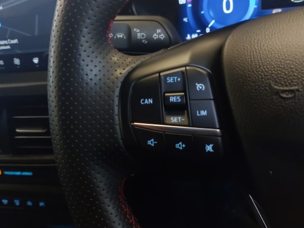 Used Ford Focus 2023 for sale - 76309226: Photo 17