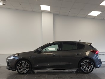 Used Ford Focus 2023 for sale - 76309226: Photo 4