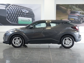 Used Toyota C-HR 2023 for sale - 78298063: Photo