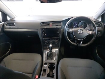 Used Volkswagen Golf 2017 for sale - 78146735: Photo