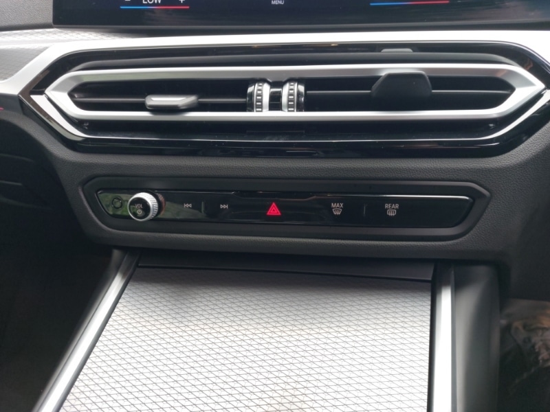 Used BMW 3 Series 2024 for sale - 76556372: Photo 16