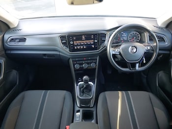 Used Volkswagen T-Roc 2019 for sale - 76589285: Photo