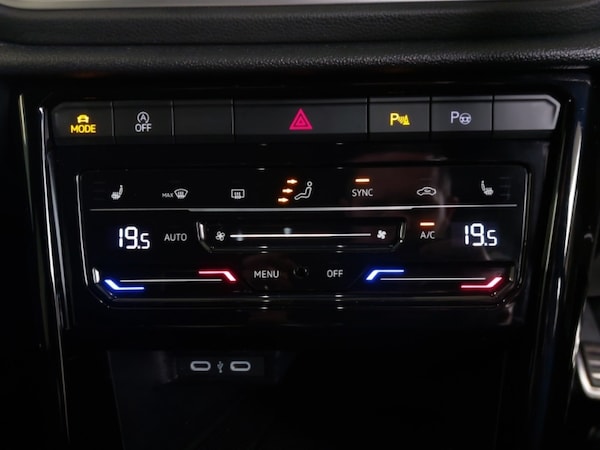 Used Volkswagen T-Roc 2023 for sale - 76174489: Photo 12