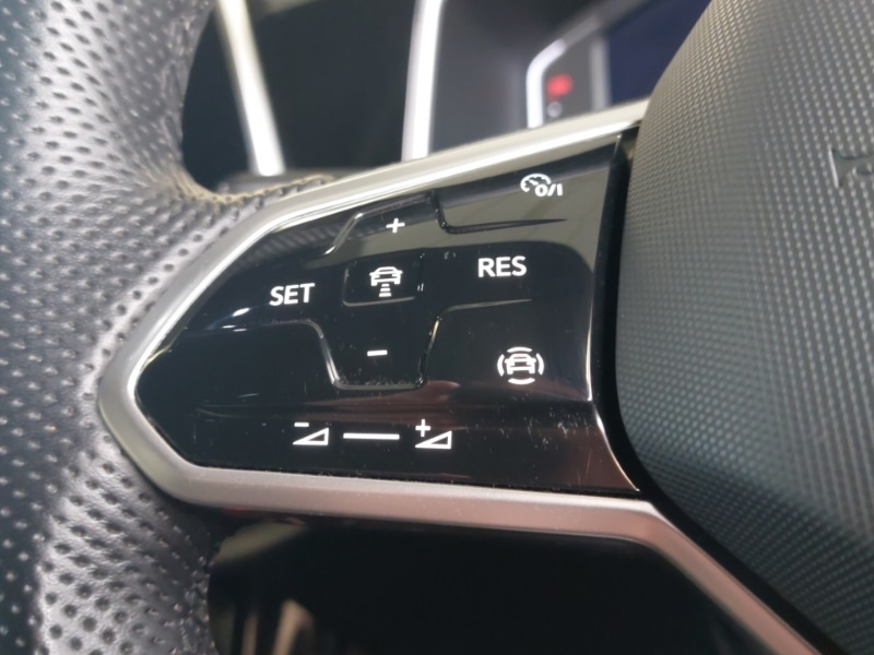 Used Volkswagen T-Roc 2023 for sale - 76174489: Photo 15