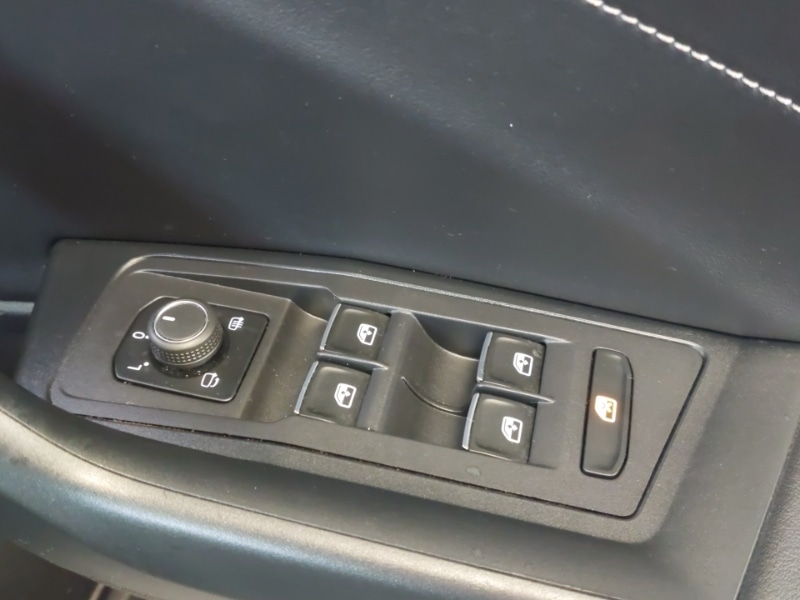 Used Volkswagen T-Roc 2023 for sale - 76174489: Photo 18