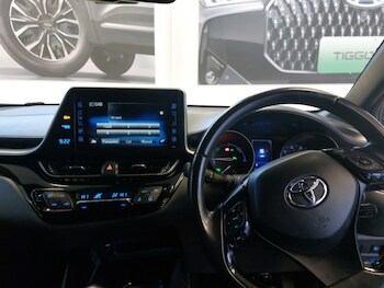 Used Toyota C-HR 2019 for sale - 77466590: Photo