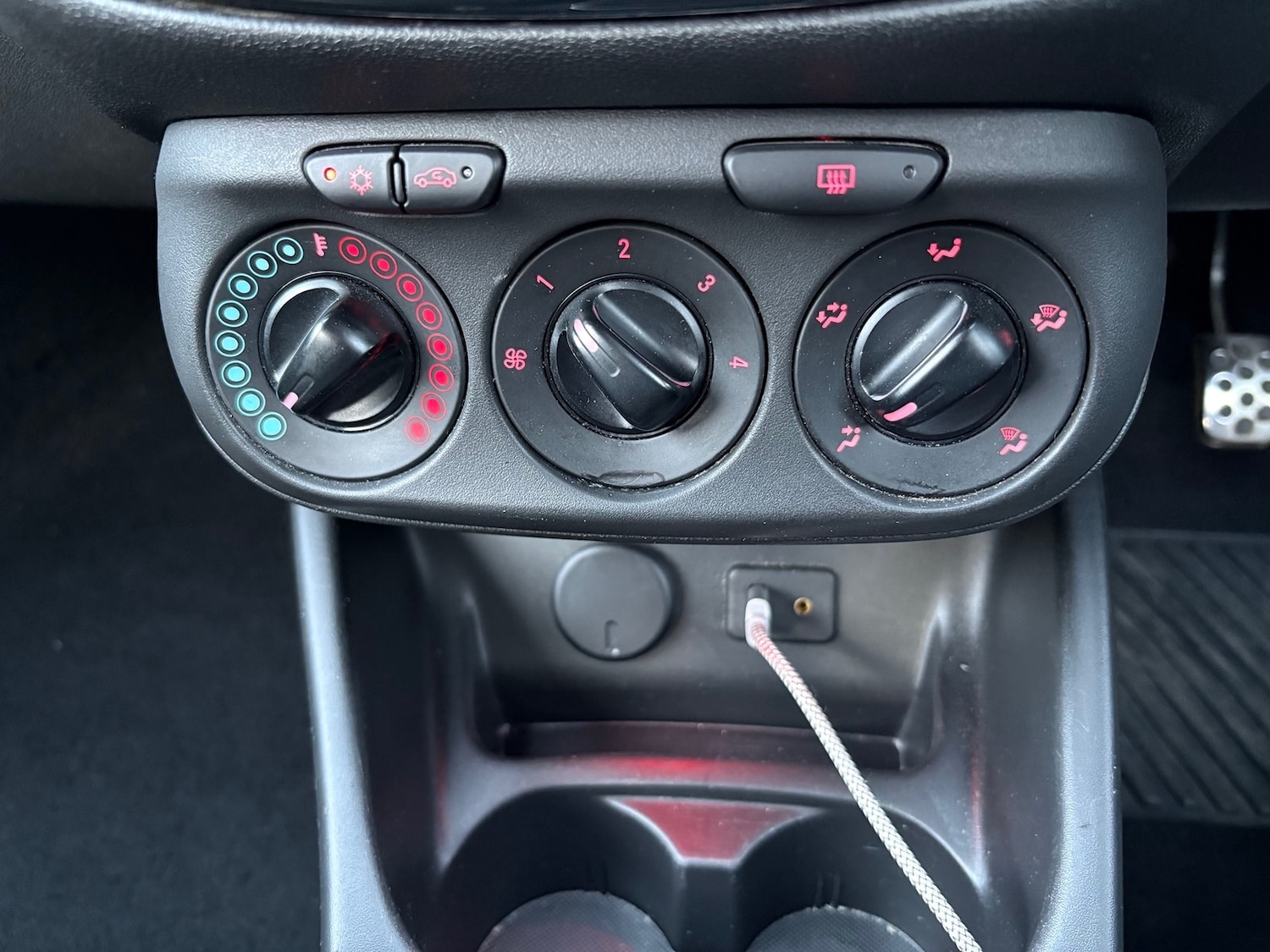 Used Vauxhall Corsa 2015 for sale - 76319260: Photo 12