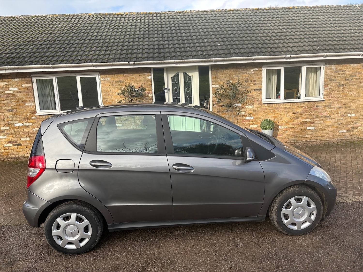 Used Mercedes-Benz A-Class 2010 for sale - 77392737: Photo 3