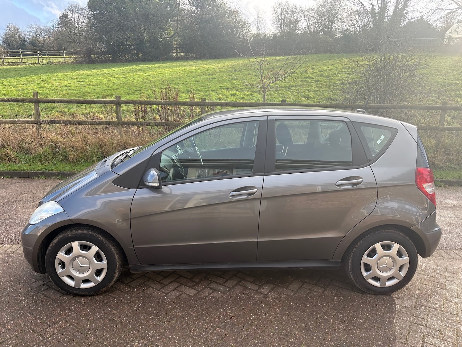 Used Mercedes-Benz A-Class 2010 for sale - 77392737: Photo 5