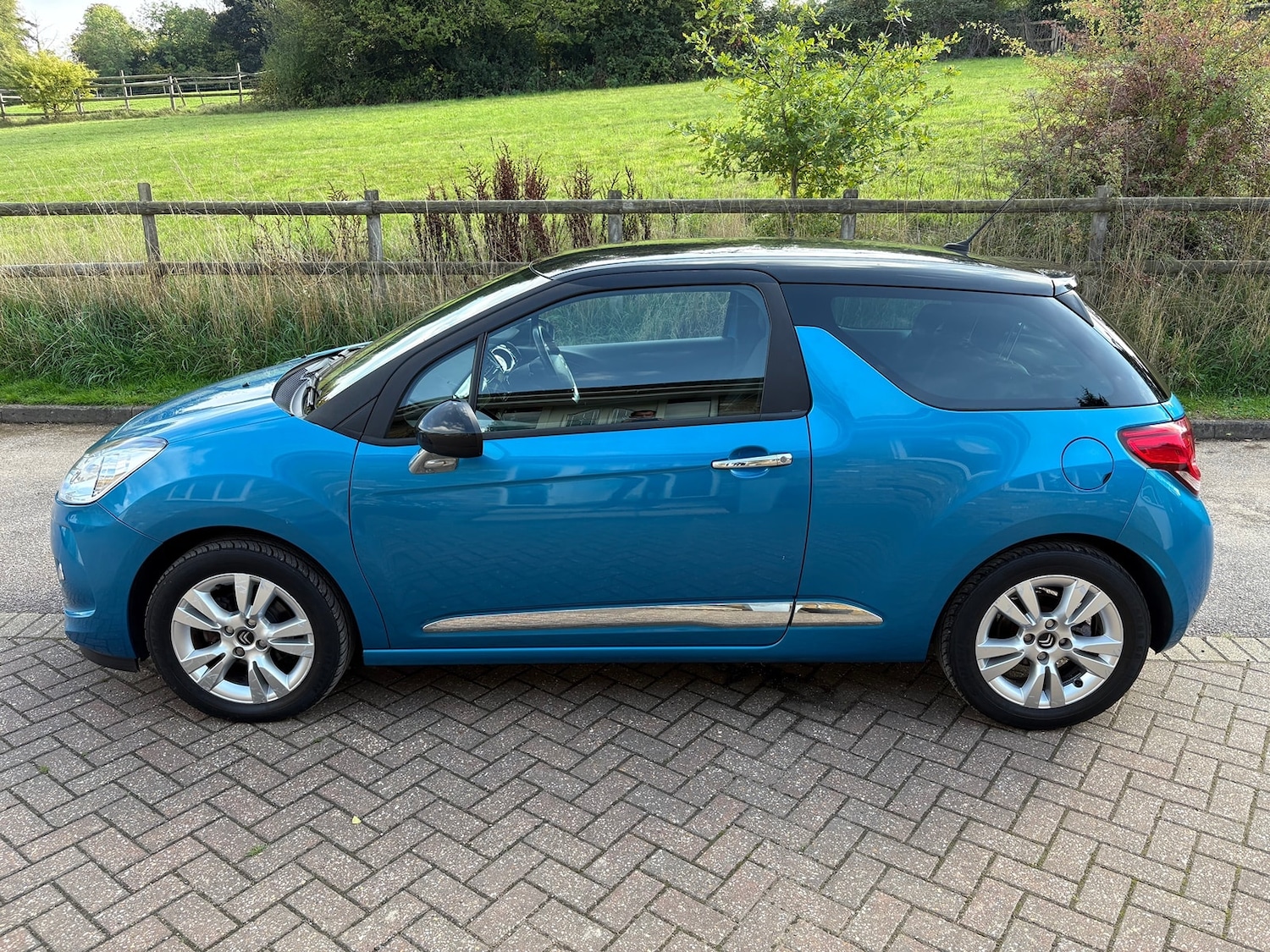 Used Citroen DS3 2011 for sale - 76134468: Photo 5