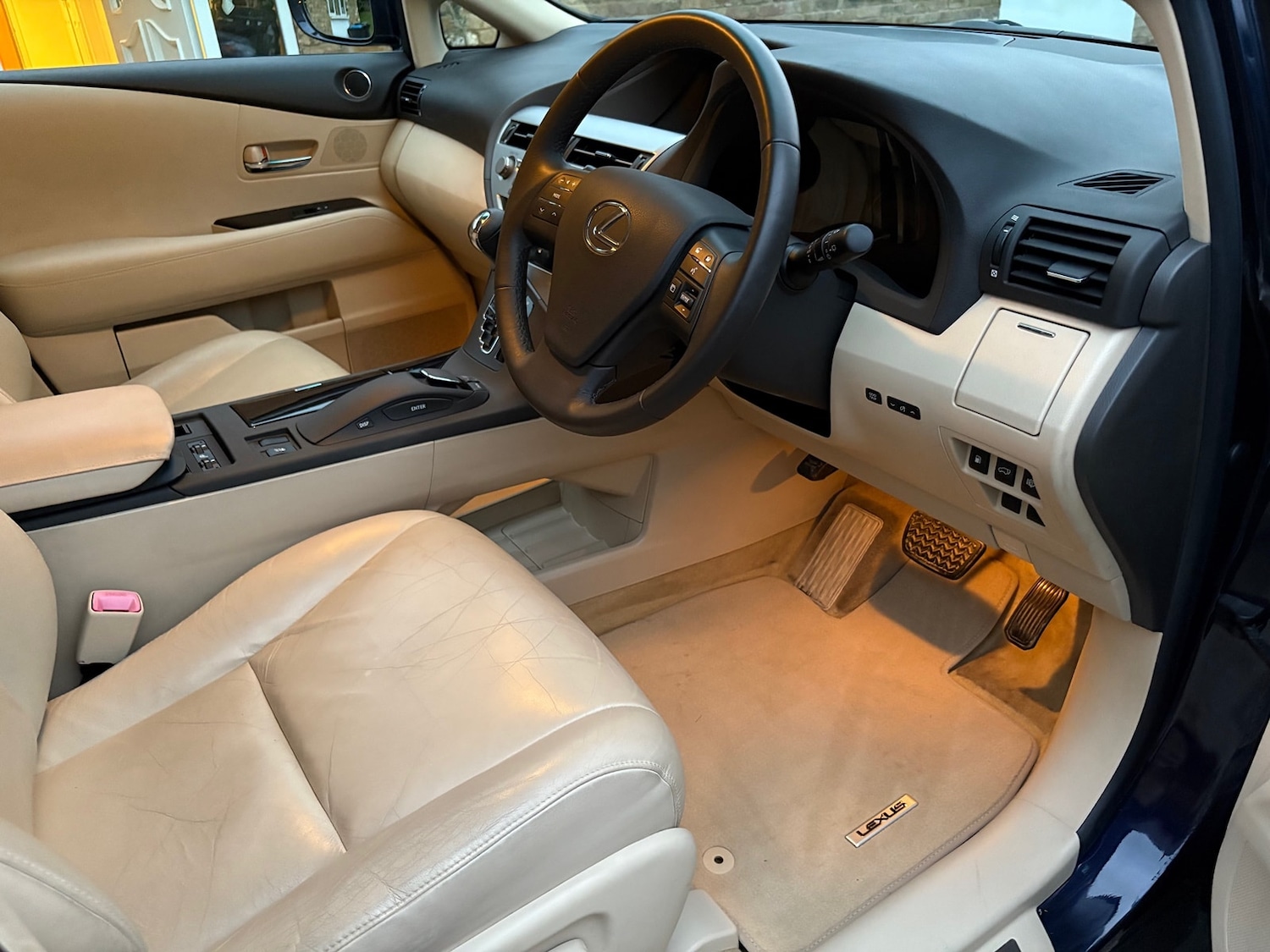 Used Lexus RX 2010 for sale - 76497697: Photo 6