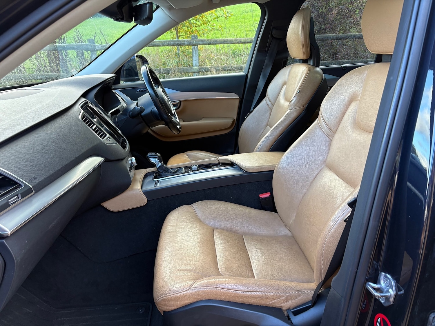 Used Volvo XC90 2015 for sale - 76369480: Photo 16