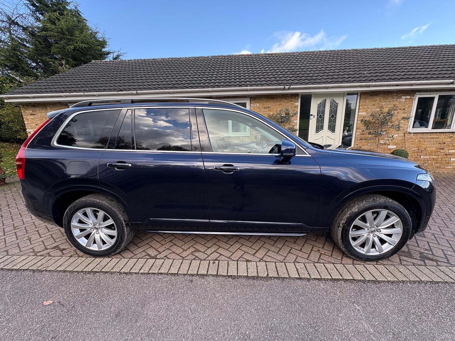 Used Volvo XC90 2015 for sale - 76369480: Photo 2