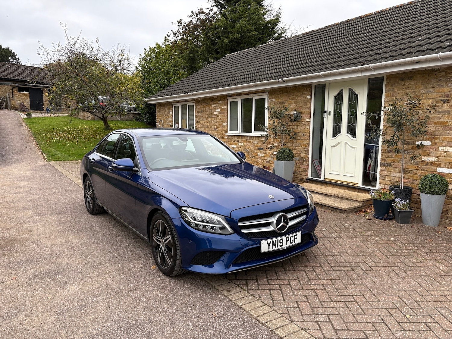 Used Mercedes-Benz C Class 2019 for sale - 76319264: Photo 1