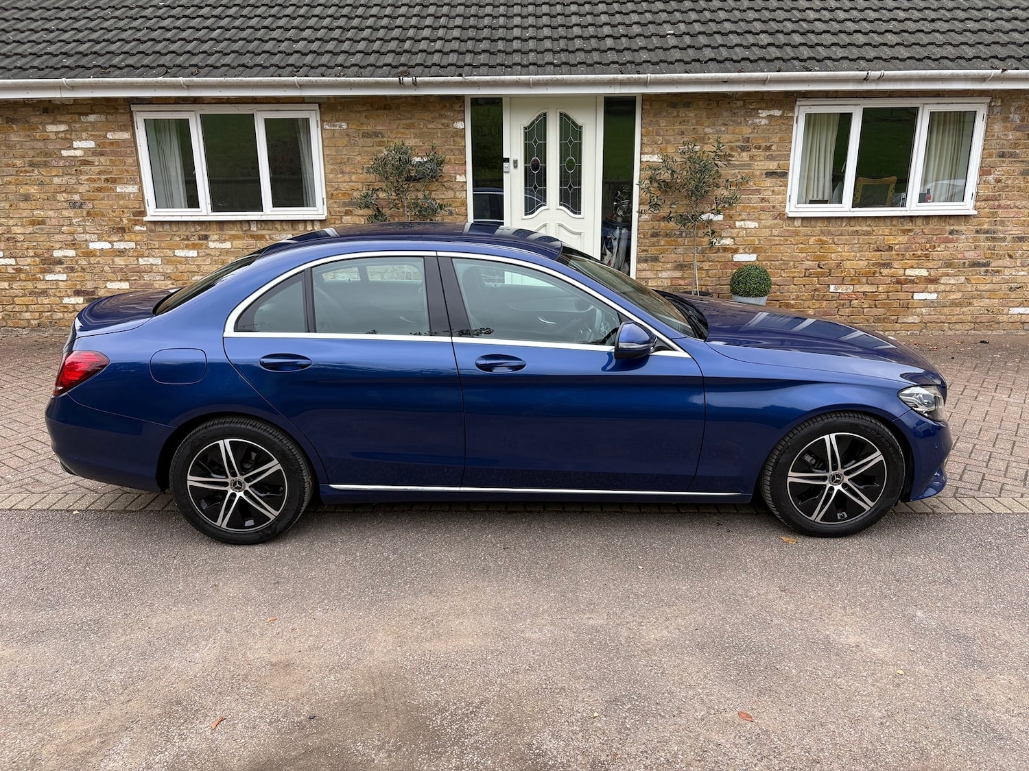 Used Mercedes-Benz C Class 2019 for sale - 76319264: Photo 3