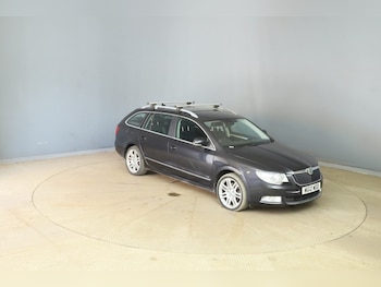 Used Skoda Superb 2012 for sale - 79218060: Photo