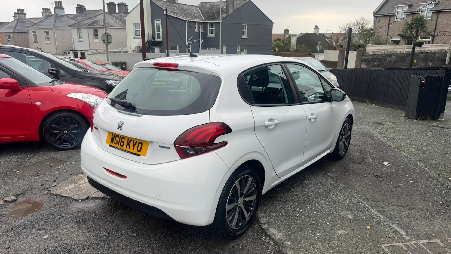 Used Peugeot 208 2016 for sale - 77024143: Photo 5