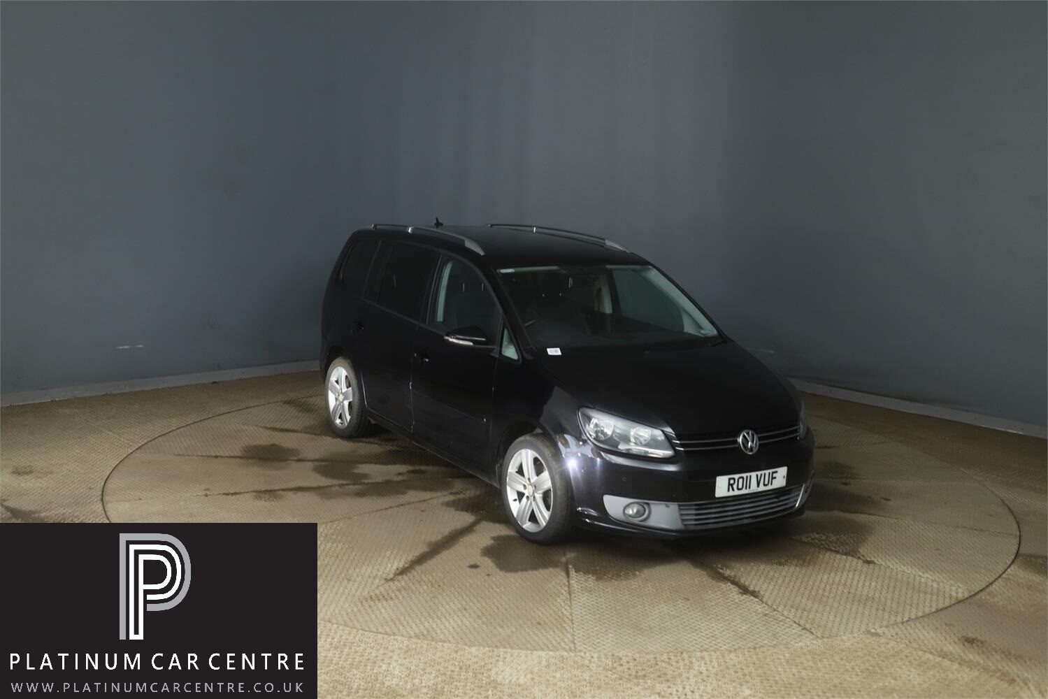 Used Volkswagen Touran 2011 for sale - 76555311: Photo 1