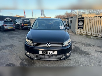 Used Volkswagen Touran 2011 for sale - 76555311: Photo