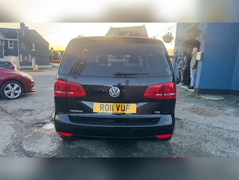 Used Volkswagen Touran 2011 for sale - 76555311: Photo