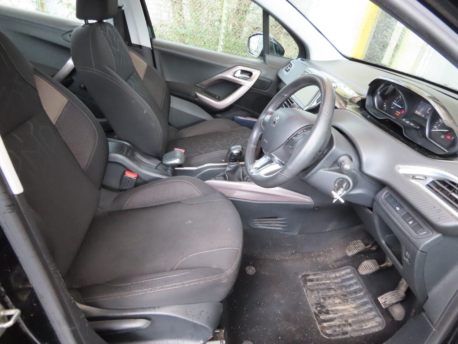 Used Peugeot 2008 2015 for sale - 77932769: Photo 10