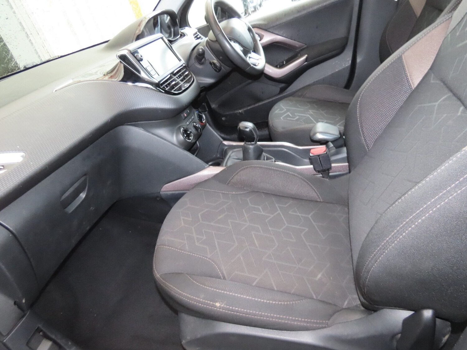 Used Peugeot 2008 2015 for sale - 77932769: Photo 11