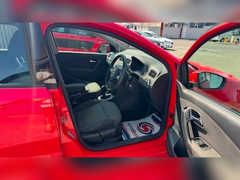Used Volkswagen Polo 2011 for sale - 79330057: Photo