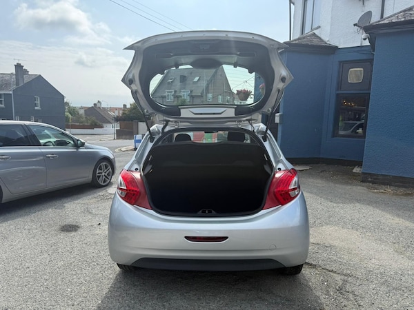 Used Peugeot 208 2012 for sale - 75555926: Photo 10