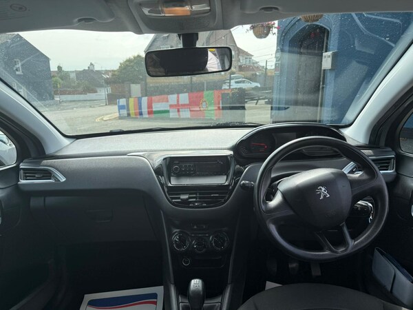 Used Peugeot 208 2012 for sale - 75555926: Photo 8