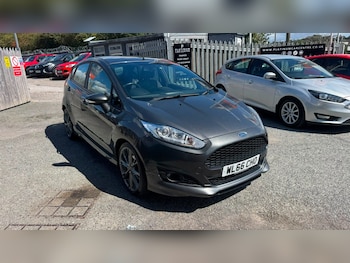Used Ford Fiesta 2017 for sale - 79504110: Photo