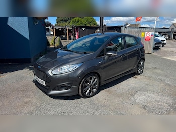 Used Ford Fiesta 2017 for sale - 79504110: Photo