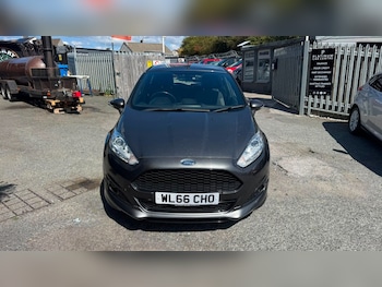 Used Ford Fiesta 2017 for sale - 79504110: Photo