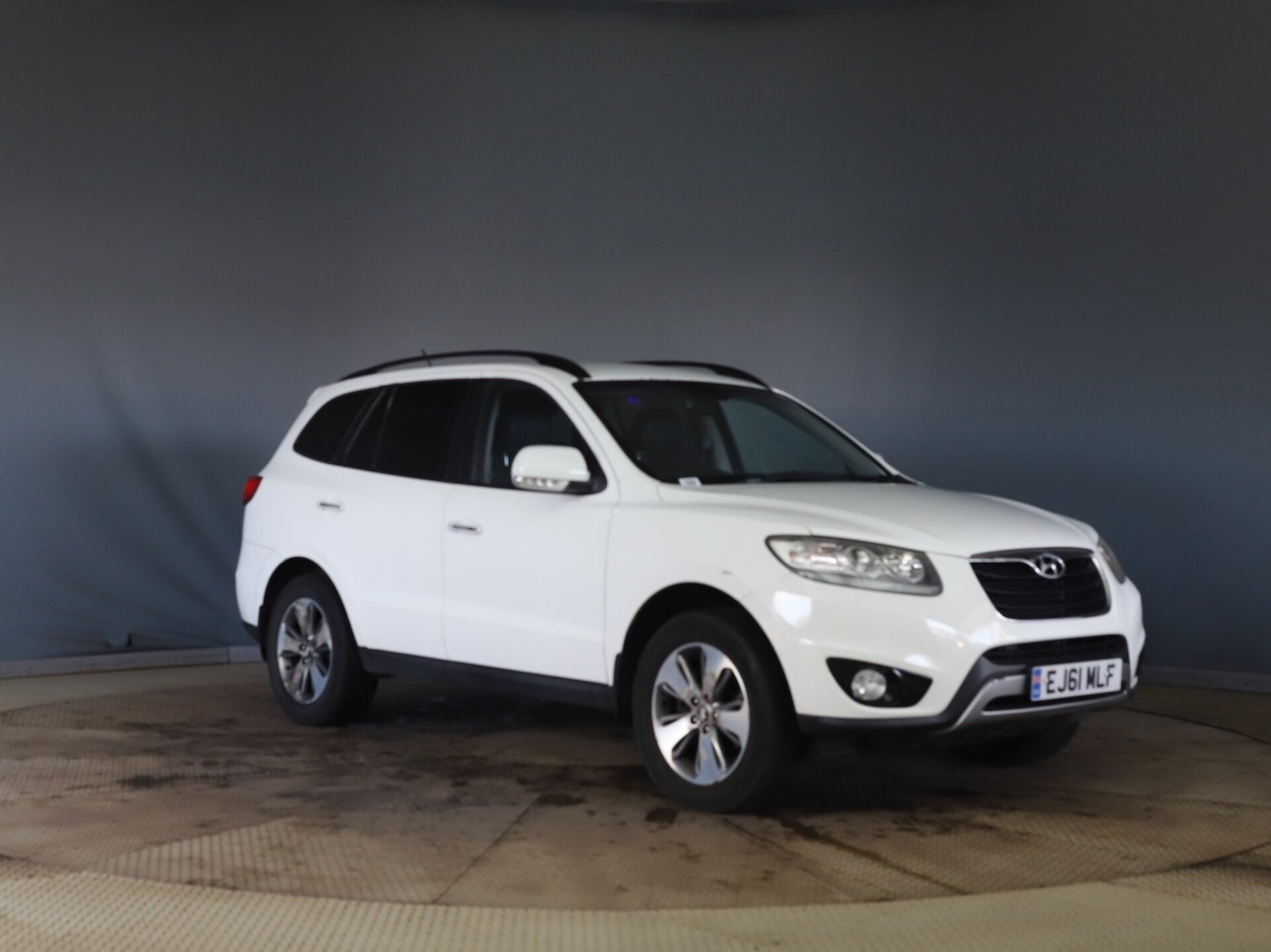 Used Hyundai Santa Fe 2011 for sale - 77677298: Photo 1