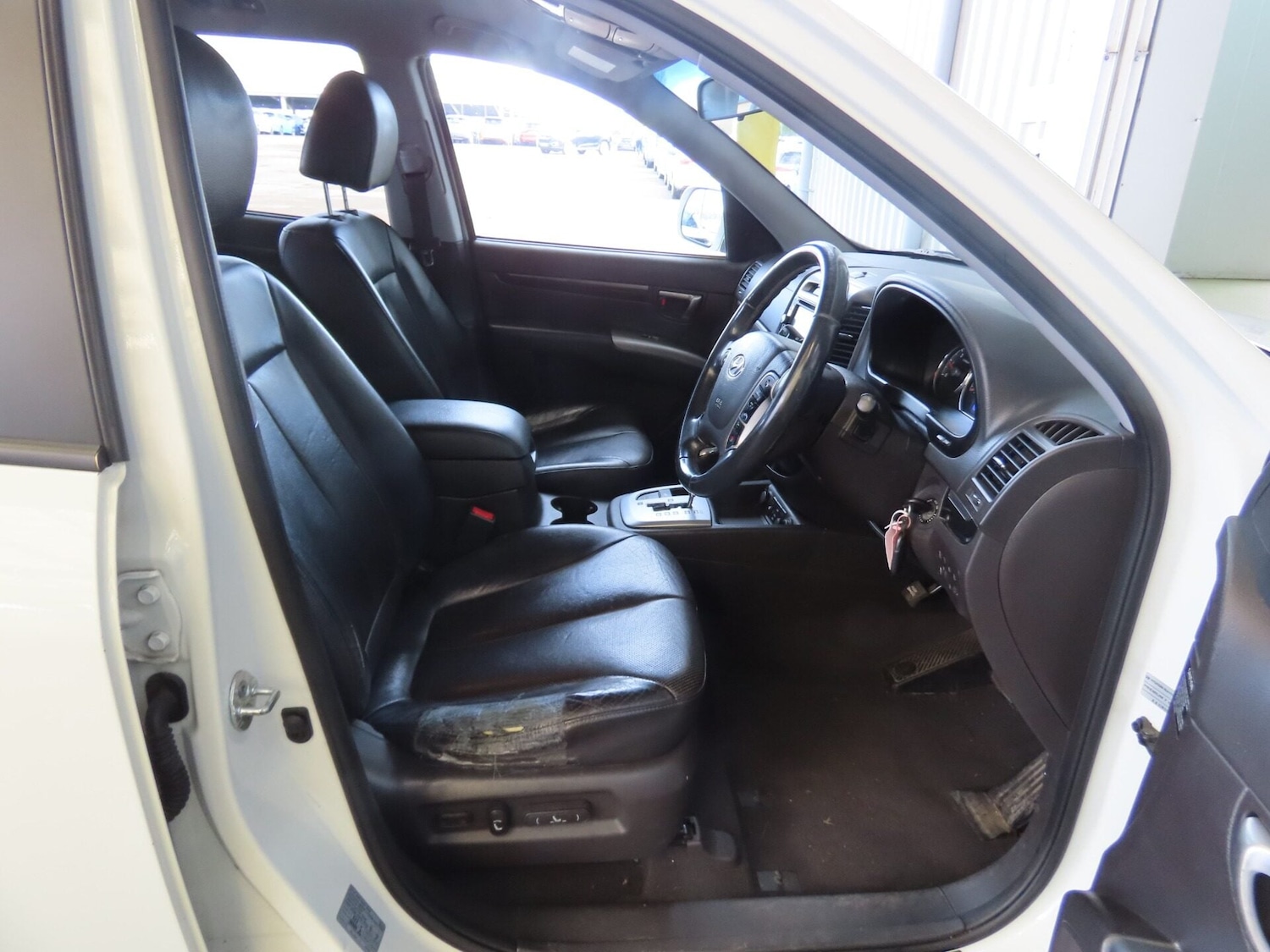 Used Hyundai Santa Fe 2011 for sale - 77677298: Photo 10